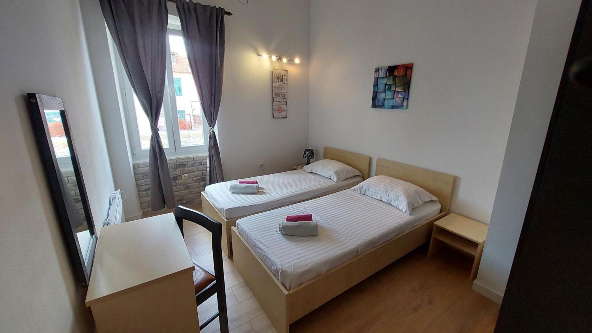 R&E Apartment Split Quarto foto